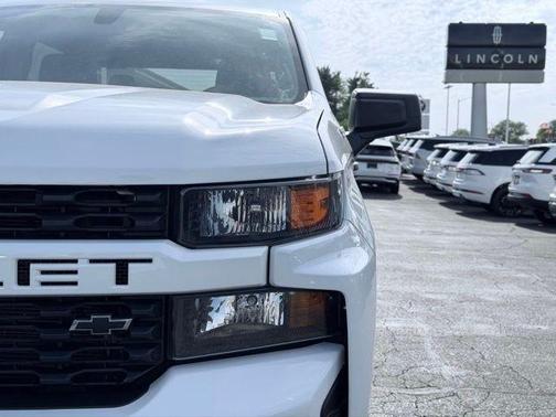 Summit White 2020 Chevrolet Silverado 1500 Custom