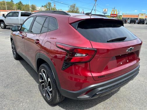 Crimson Metallic 2025 Chevrolet Trax 2RS