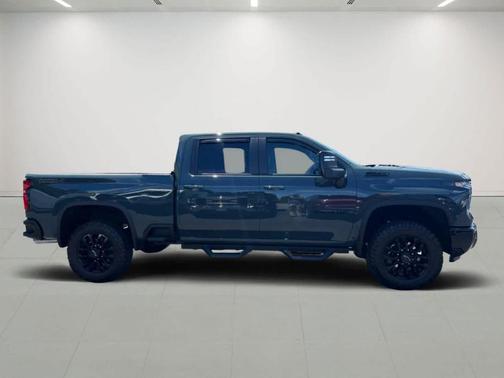 2025 Chevrolet Silverado 3500 LT
