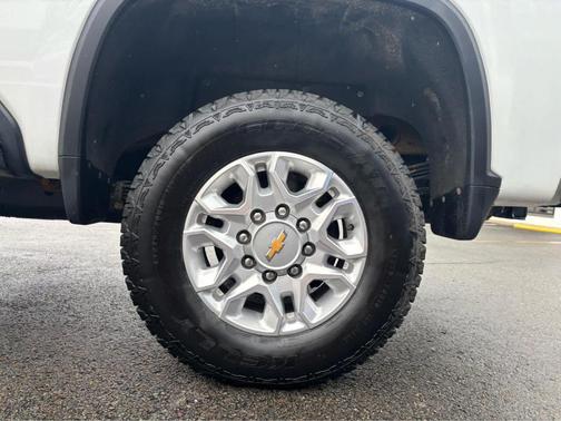 Summit White 2022 Chevrolet Silverado 2500 LT
