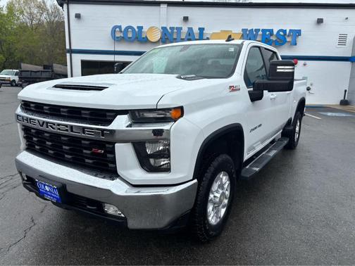 Summit White 2022 Chevrolet Silverado 2500 LT