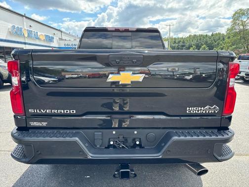 Black 2024 Chevrolet Silverado 2500 High Country