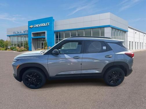 Sterling Gray Metallic 2026 Chevrolet Trailblazer LT