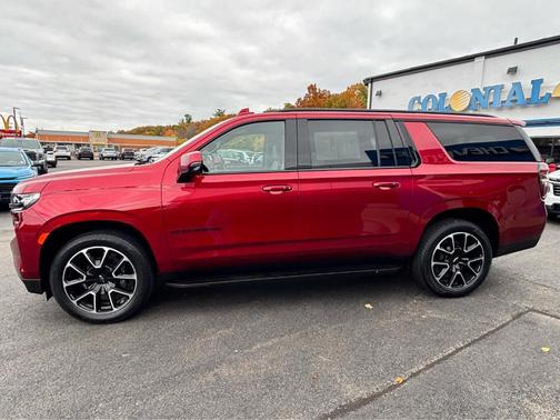 2023 Chevrolet Suburban RST