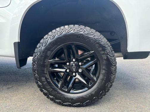 Summit White 2025 Chevrolet Silverado 1500 LT Trail Boss