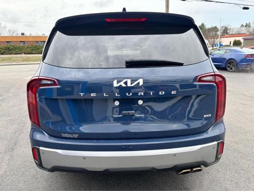 Midnight Black 2023 Kia Telluride S
