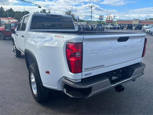 Summit White 2024 Chevrolet Silverado 3500 WT