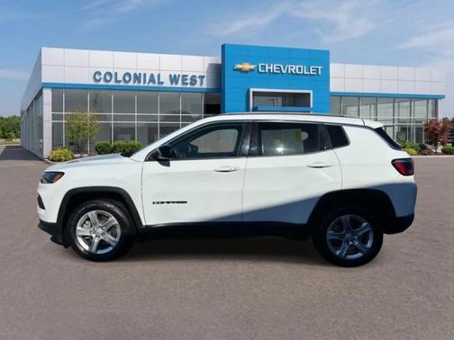 Bright White Clearcoat 2024 Jeep Compass Latitude