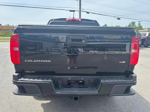 Black 2022 Chevrolet Colorado LT