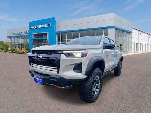 Sand Dune Metallic 2024 Chevrolet Colorado ZR2