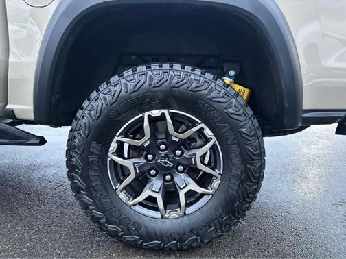 Sand Dune Metallic 2024 Chevrolet Colorado ZR2