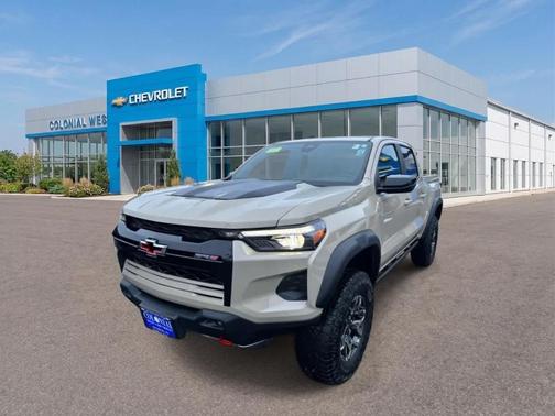 Sand Dune Metallic 2024 Chevrolet Colorado ZR2