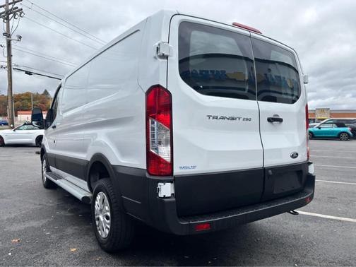 2024 Ford Transit-250