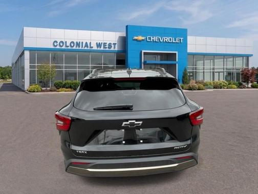 Mosaic Black Metallic 2026 Chevrolet Trax ACTIV