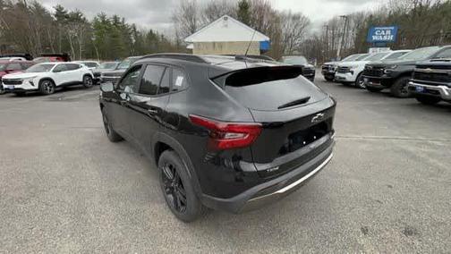 Mosaic Black Metallic 2026 Chevrolet Trax ACTIV