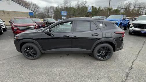 Mosaic Black Metallic 2026 Chevrolet Trax ACTIV