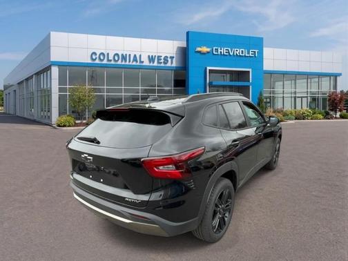 Mosaic Black Metallic 2026 Chevrolet Trax ACTIV