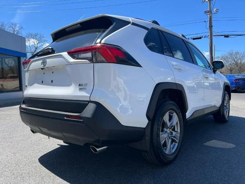 Ice 2024 Toyota RAV4 XLE