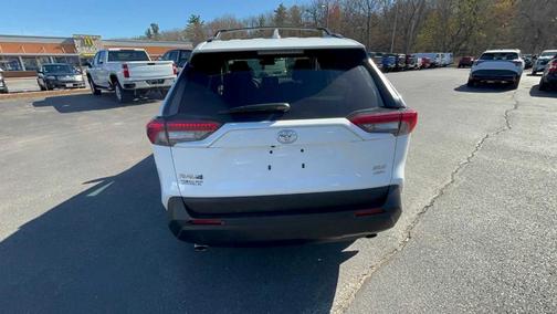 Ice 2024 Toyota RAV4 XLE