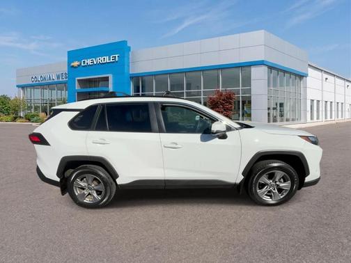 Ice 2024 Toyota RAV4 XLE