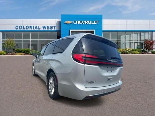 Silver Mist Clearcoat 2024 Chrysler Pacifica Touring-L
