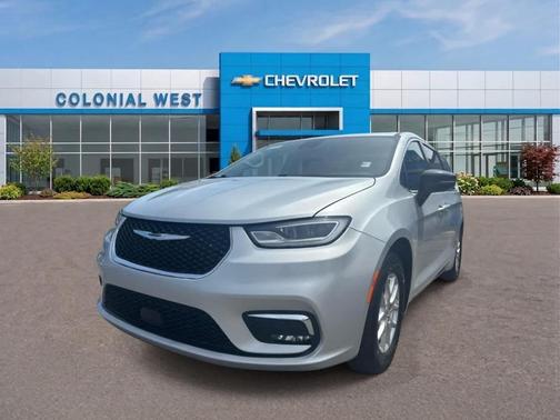 Silver Mist Clearcoat 2024 Chrysler Pacifica Touring-L