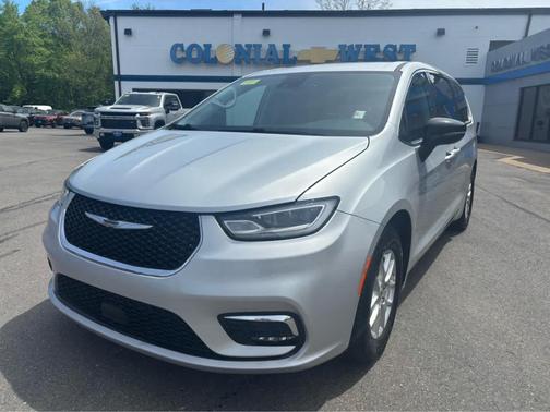 Silver Mist Clearcoat 2024 Chrysler Pacifica Touring-L