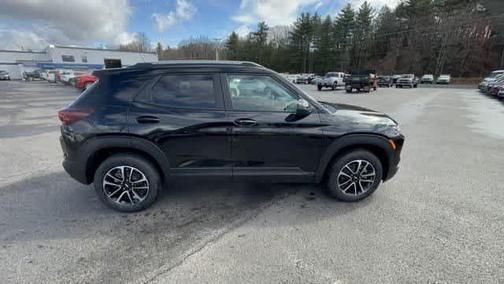 Mosaic Black Metallic 2026 Chevrolet Trailblazer LT