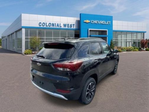 Mosaic Black Metallic 2026 Chevrolet Trailblazer LT