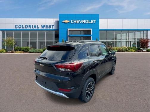 Mosaic Black Metallic 2026 Chevrolet Trailblazer LT
