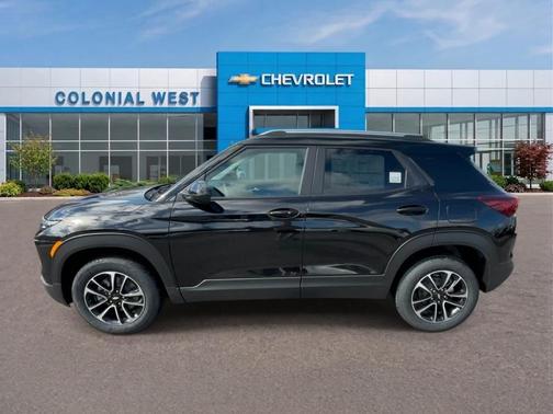 Mosaic Black Metallic 2026 Chevrolet Trailblazer LT