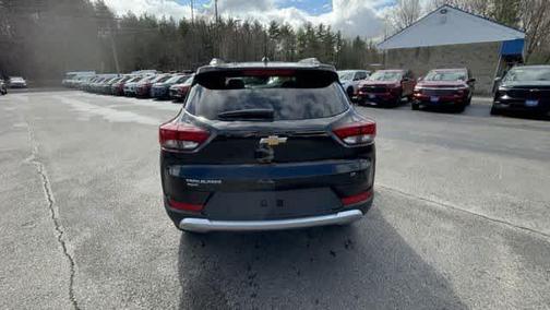 Mosaic Black Metallic 2026 Chevrolet Trailblazer LT