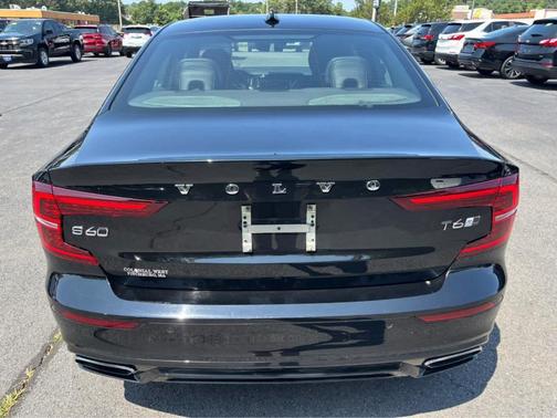 2019 Volvo S60 T6 R-Design
