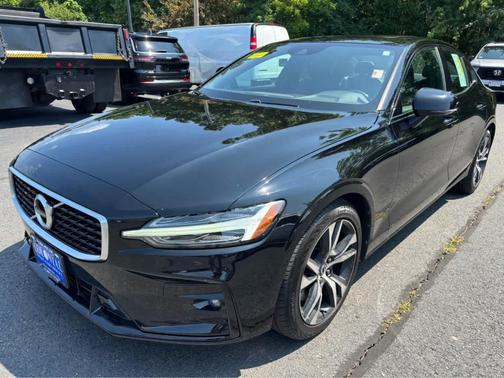 2019 Volvo S60 T6 R-Design