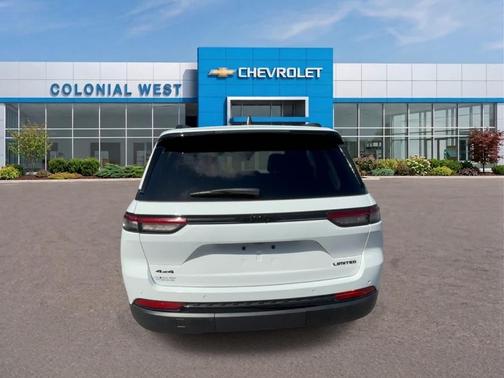 Bright White Clearcoat 2023 Jeep Grand Cherokee Limited