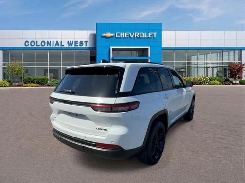 Bright White Clearcoat 2023 Jeep Grand Cherokee Limited