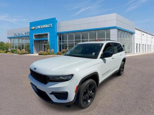 Bright White Clearcoat 2023 Jeep Grand Cherokee Limited