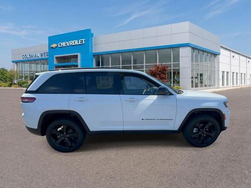 Bright White Clearcoat 2023 Jeep Grand Cherokee Limited