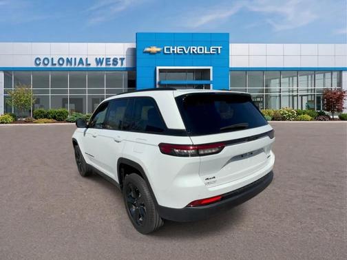 Bright White Clearcoat 2023 Jeep Grand Cherokee Limited