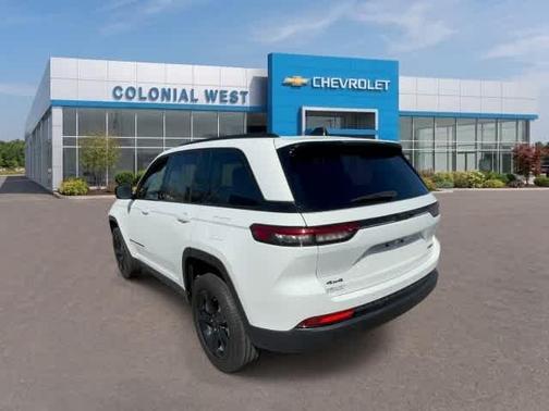Bright White Clearcoat 2023 Jeep Grand Cherokee Limited