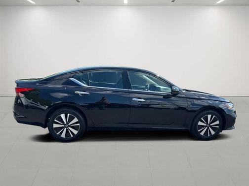 2022 Nissan Altima 2.5 SL