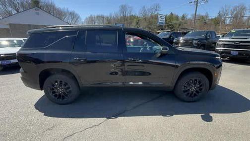 Mosaic Black Metallic 2026 Chevrolet Traverse LT