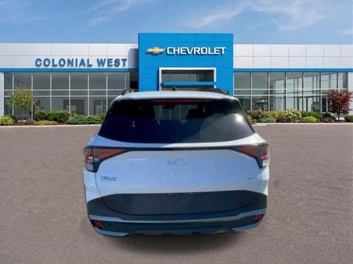 Glacial White Pearl 2023 Kia Sportage X-Line