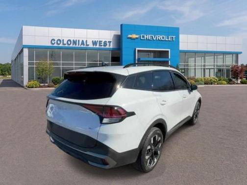 Glacial White Pearl 2023 Kia Sportage X-Line