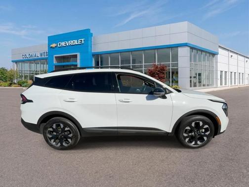 Glacial White Pearl 2023 Kia Sportage X-Line
