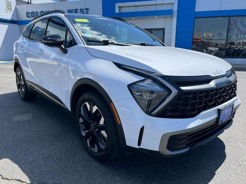 Glacial White Pearl 2023 Kia Sportage X-Line