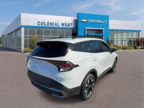Glacial White Pearl 2023 Kia Sportage X-Line