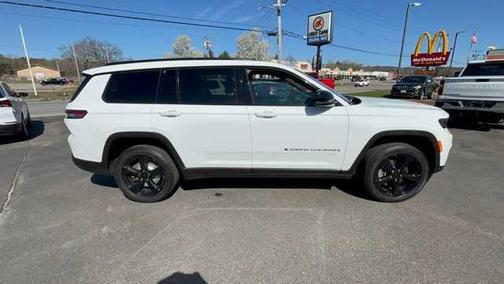 Bright White Clearcoat 2023 Jeep Grand Cherokee L Laredo