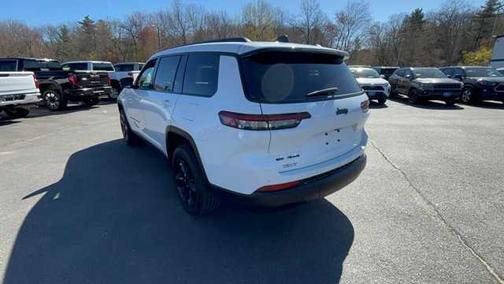 Bright White Clearcoat 2023 Jeep Grand Cherokee L Laredo