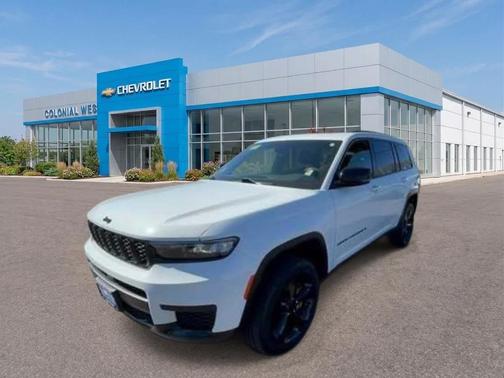 Bright White Clearcoat 2023 Jeep Grand Cherokee L Laredo